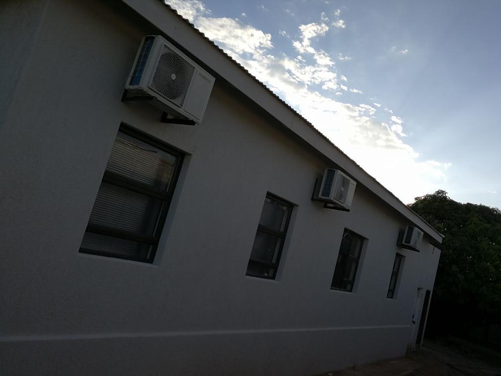 Tsumeb Guesthouse Kamho Exterior photo