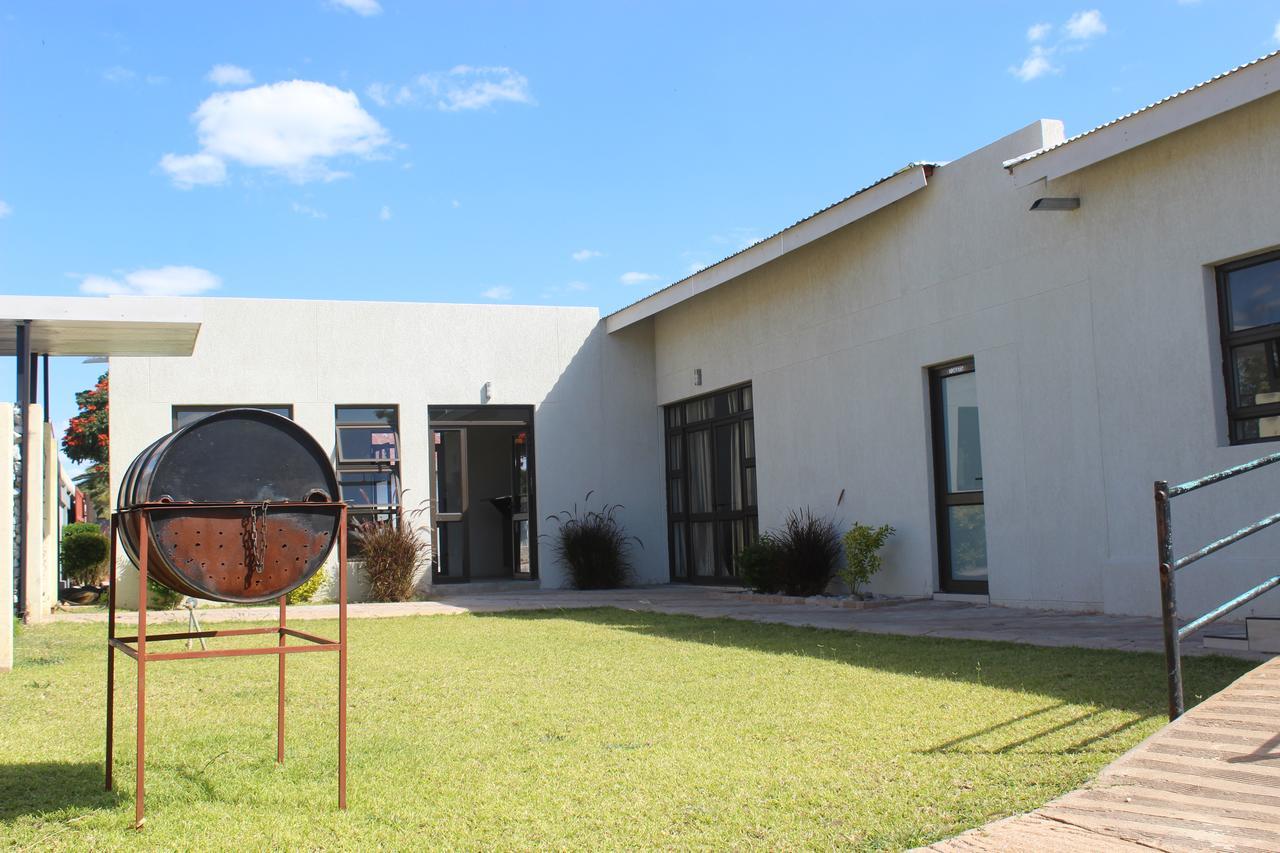 Tsumeb Guesthouse Kamho Exterior photo